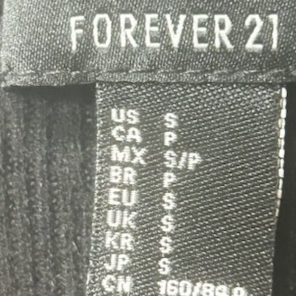 NWOT Black Women's Ruffle Collar Ribbed Fitted Sweater Turtleneck Top - Picture 5 of 7